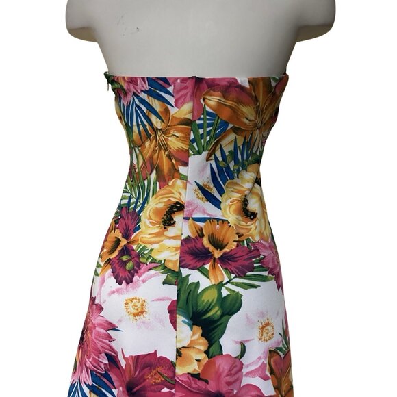 Tropical Floral Halter Dress With Twist Front & Open Back Design - Picture 6 of 6